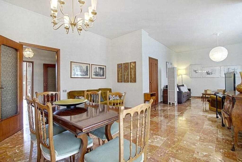 Frati Bigi With Two Bedrooms And Parking Firenze Bagian luar foto