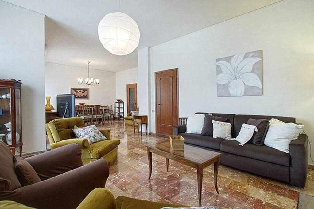 Frati Bigi With Two Bedrooms And Parking Firenze Bagian luar foto